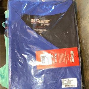 Greys anatomy scrub set brands new!!